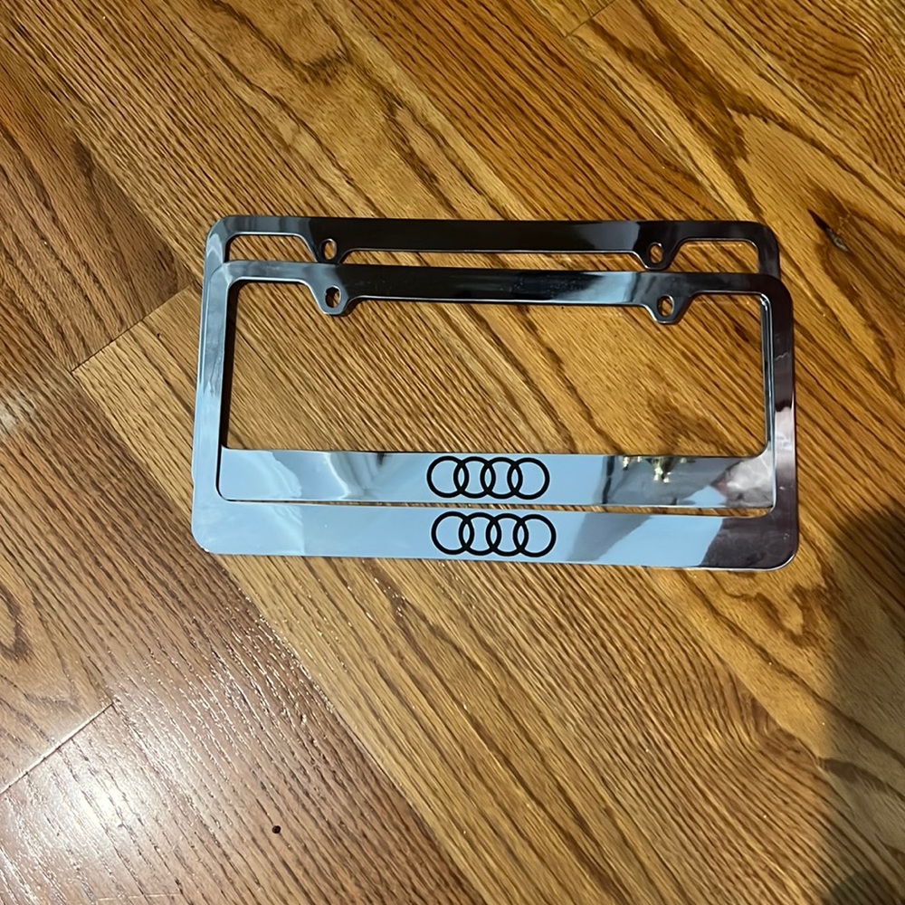 Audi plates cover